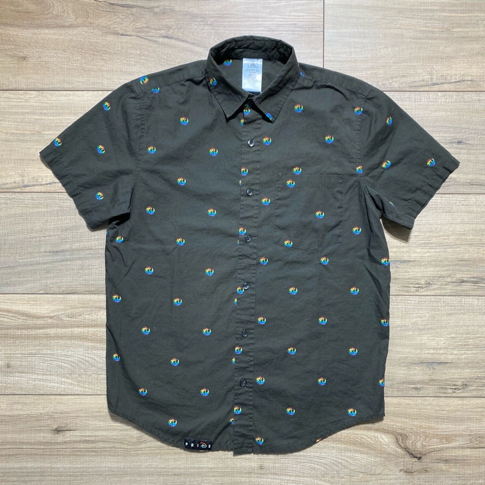 Disney Star Wars Pride Collection Mens Button Up Shirt‎ Size Small Black
